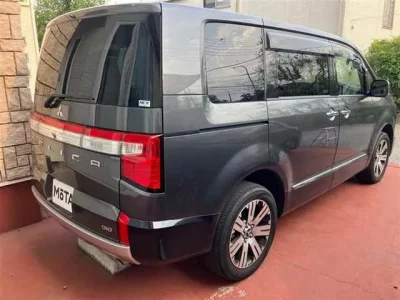 Mitsubishi DELICA D5