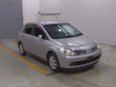 Nissan TIIDA LATIO