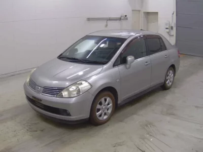 Nissan TIIDA LATIO