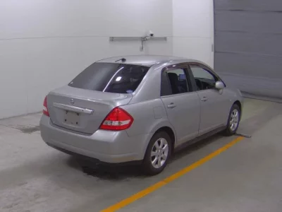 Nissan TIIDA LATIO