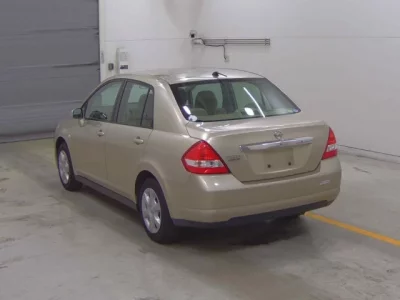 Nissan TIIDA LATIO