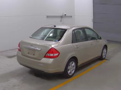 Nissan TIIDA LATIO