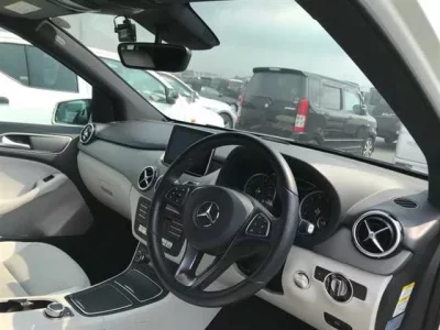 Mercedes-Benz B CLASS
