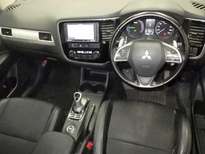 Mitsubishi OUTLANDER PHEV