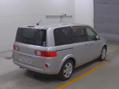 Nissan LAFESTA