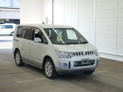 Mitsubishi DELICA D5