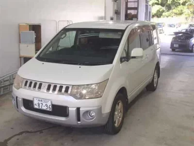 Mitsubishi DELICA D5