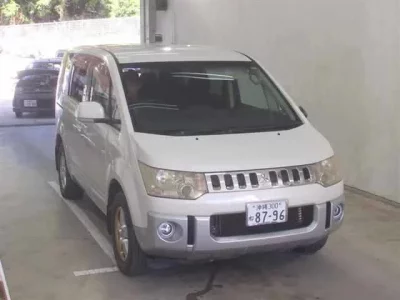 Mitsubishi DELICA D5