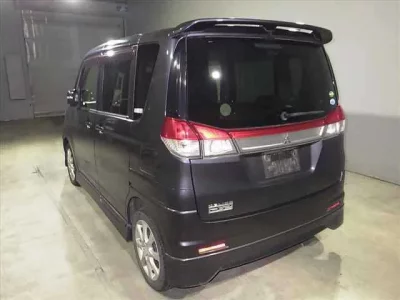 Mitsubishi DELICA D2