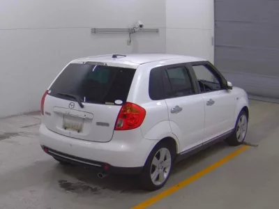 Mazda VERISA