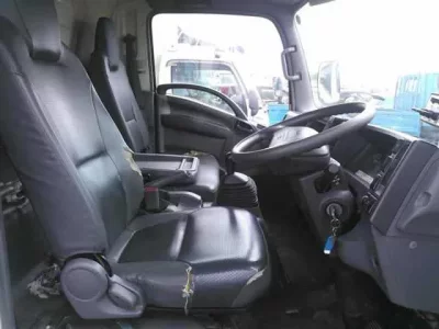 Isuzu TRUCK