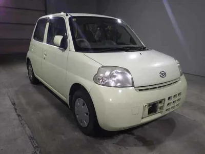 Daihatsu Esse