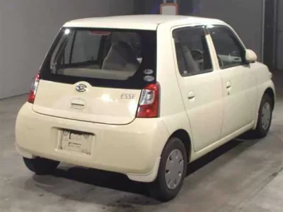 Daihatsu Esse