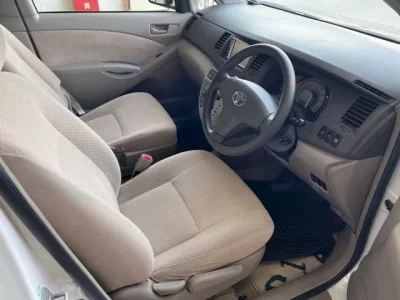 Toyota ISIS