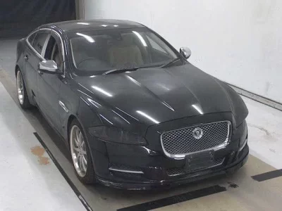 Jaguar XJ SERIES