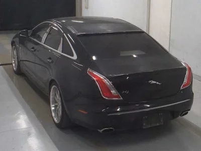 Jaguar XJ SERIES