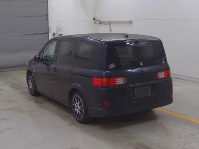 Nissan LAFESTA