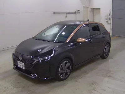 Nissan AURA