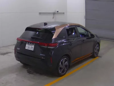 Nissan AURA
