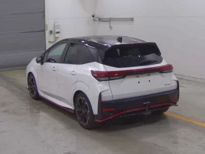 Nissan AURA