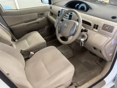 Toyota RAUM