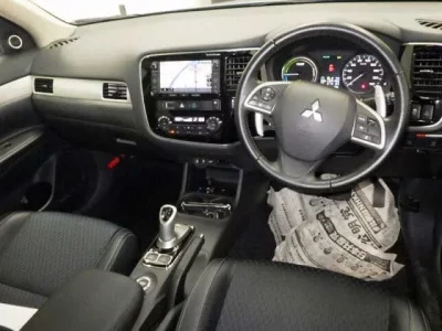 Mitsubishi OUTLANDER PHEV
