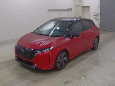 Nissan AURA