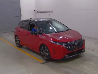 Nissan AURA
