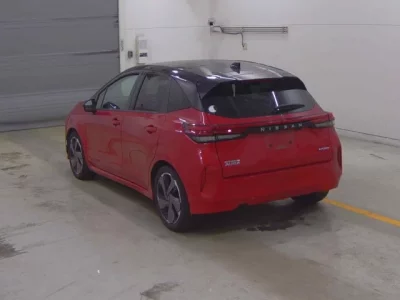 Nissan AURA