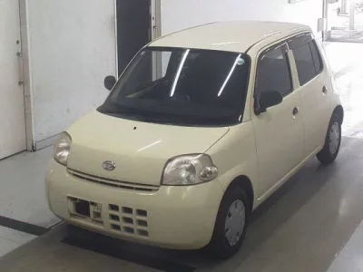 Daihatsu Esse