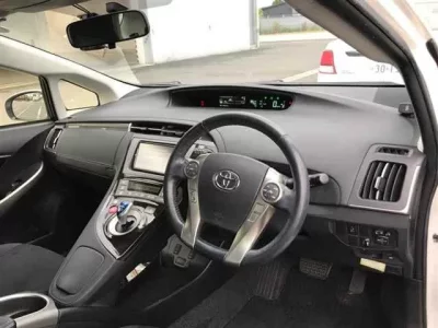 Toyota PRIUS PHV