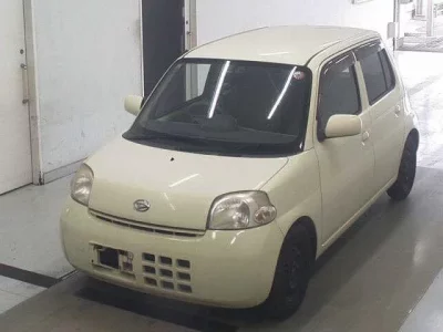 Daihatsu Esse