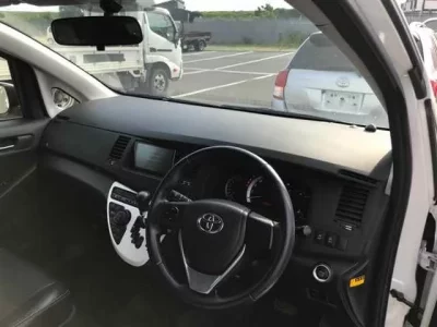 Toyota ISIS