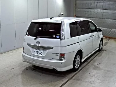 Toyota ISIS