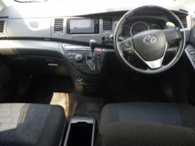 Toyota ISIS