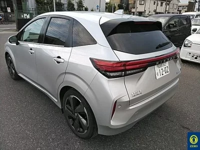 Nissan AURA