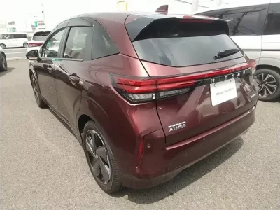 Nissan AURA