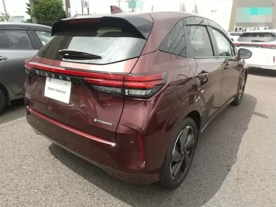 Nissan AURA