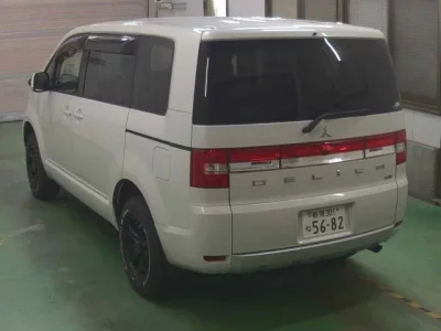 Mitsubishi DELICA D5