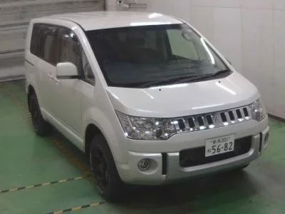 Mitsubishi DELICA D5