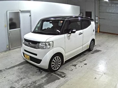 Honda N BOX SLASH