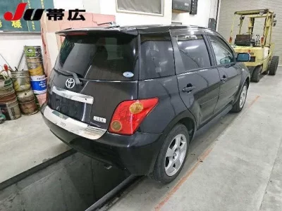 Toyota IST