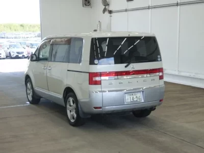 Mitsubishi DELICA D5