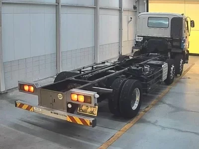 Isuzu TRUCK
