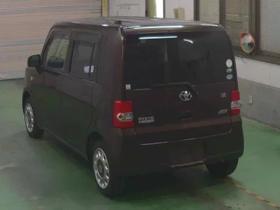 Toyota PIXIS SPACE