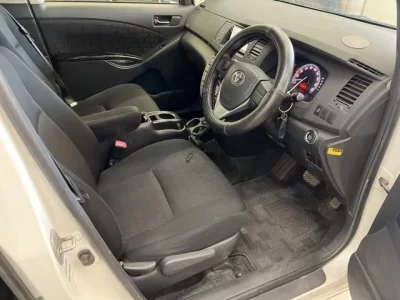 Toyota ISIS