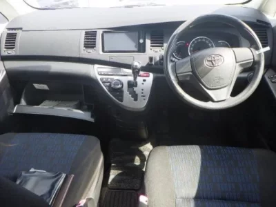 Toyota ISIS