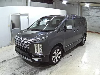 Mitsubishi DELICA D5