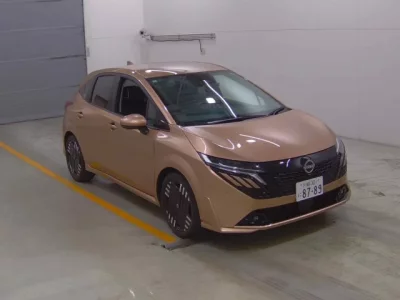 Nissan AURA