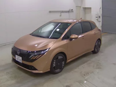 Nissan AURA